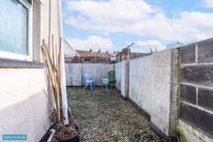Courtyard Garden- click for photo gallery